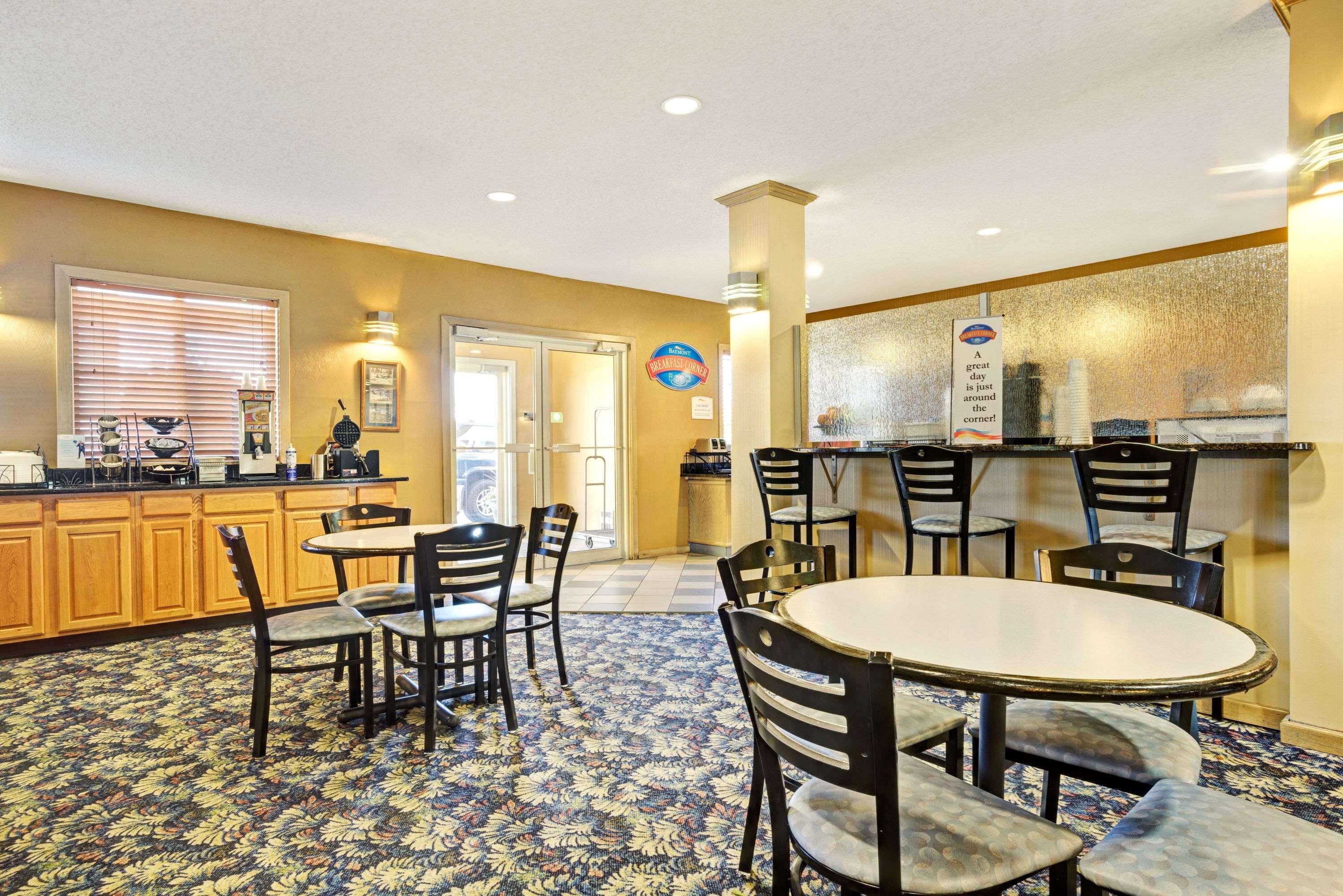 Baymont By Wyndham Wahpeton Hotell Eksteriør bilde
